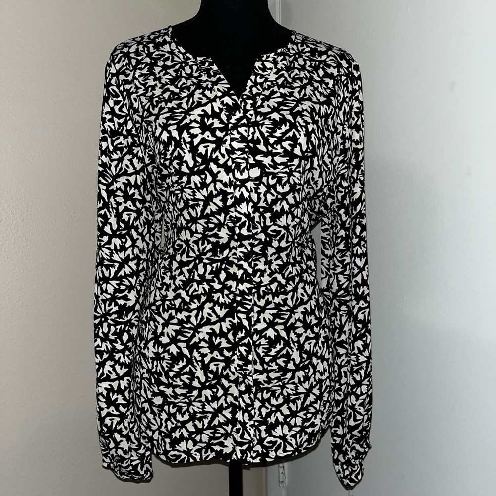 Violet & Claire Black and White Blouse